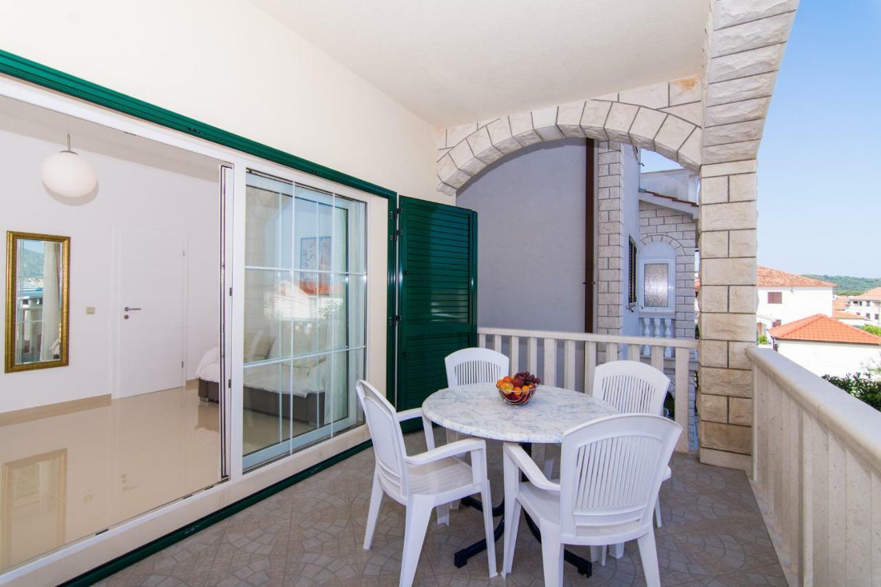 Apartmani Juric Трогир Екстериор снимка