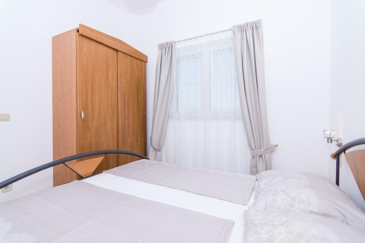Apartmani Juric Трогир Екстериор снимка