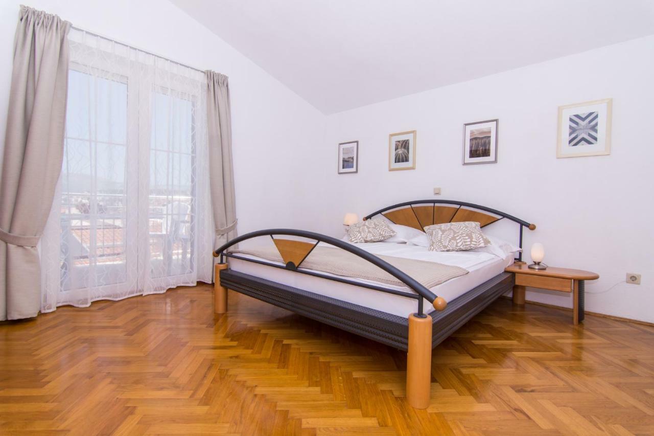Apartmani Juric Трогир Екстериор снимка